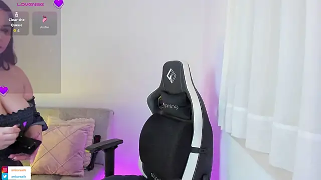 ambar-wells's cam snapshot