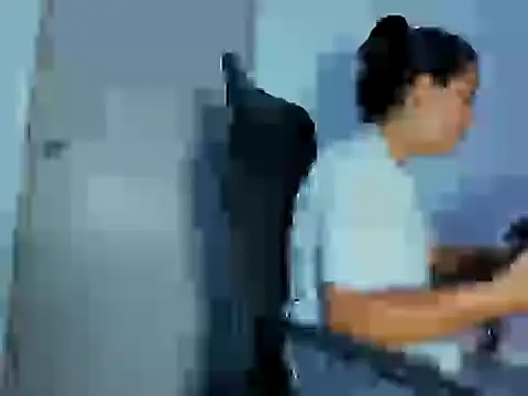 skinnyanai2's cam snapshot