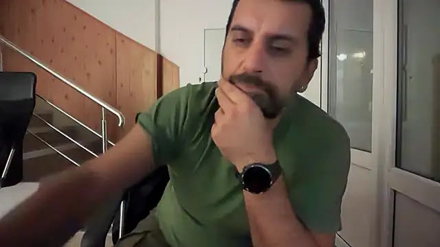 TigerOne19's cam snapshot