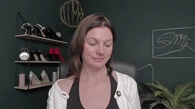 VivianWILD's cam snapshot