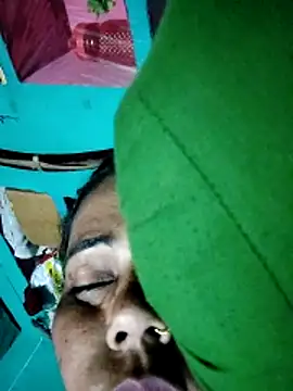 Pooja750's cam snapshot