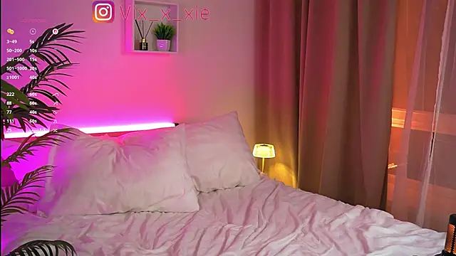 ViXXXiee's cam snapshot