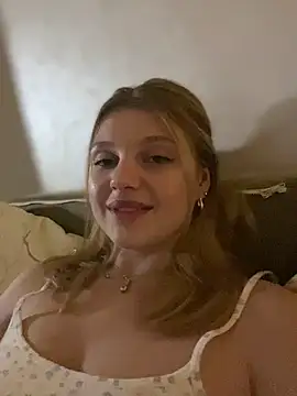 Emaline_Fane's cam snapshot