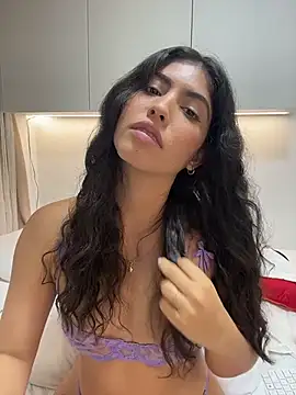 Gaby_zahir_'s cam snapshot