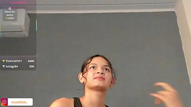 _frida1's cam snapshot