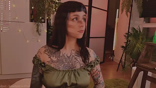 MichaellaMoon's cam snapshot