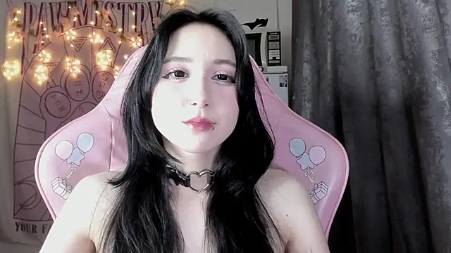 Holy420lolii's cam snapshot