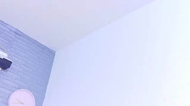 Hungry_pussy18's cam snapshot