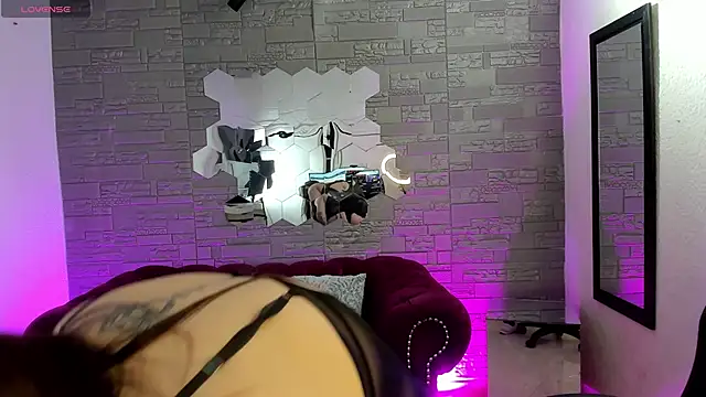 conniejames_m's cam snapshot