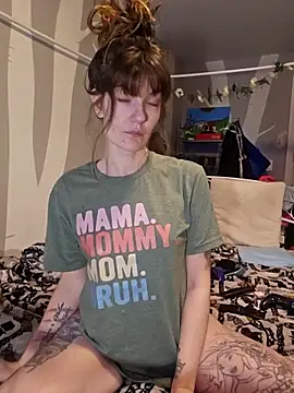 YourFavCanadianMILF's cam snapshot