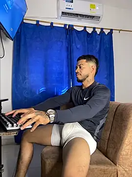 Kylian_Alessandro's cam snapshot