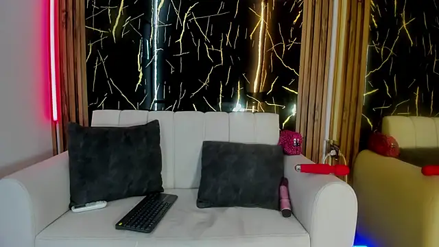 Charlotte_Skinny_aws's cam snapshot