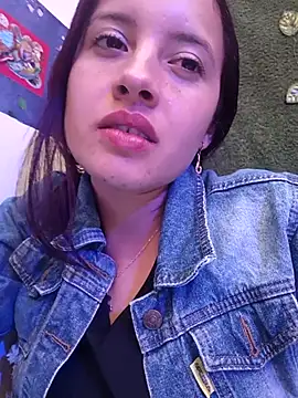 Chloe_2-4's cam snapshot