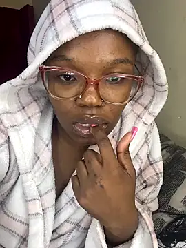 YummyMelanin117's cam snapshot