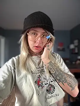 EllieELf's cam snapshot