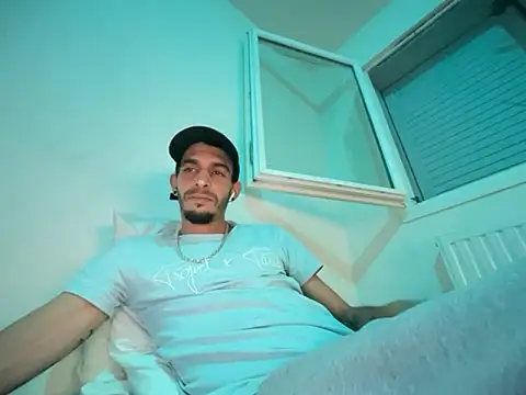 Rebeu313 live sex cam