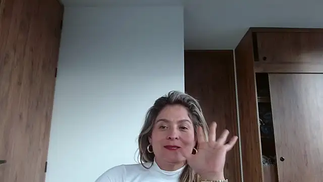 linda-mature43's cam snapshot