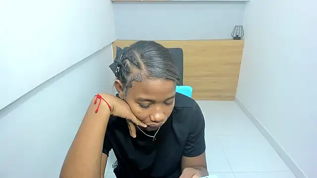 ValentinaRose4's cam snapshot