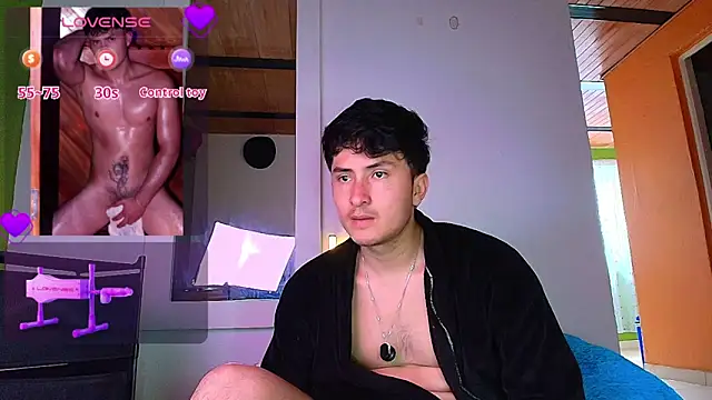 santyago_taylor's cam snapshot