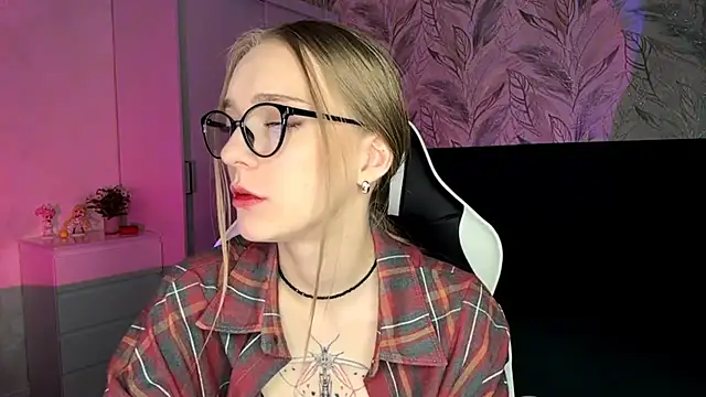 EvaPeace's cam snapshot