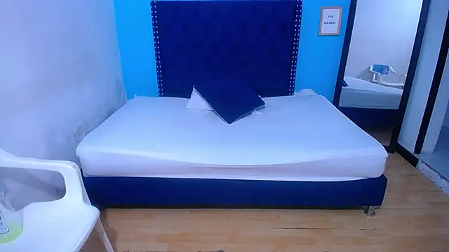 kinky_redhead18's cam snapshot