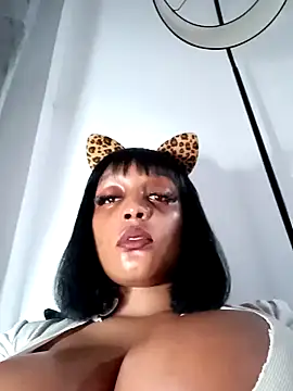 Busty_Bambi's cam snapshot