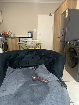 GoldenAss07's cam snapshot