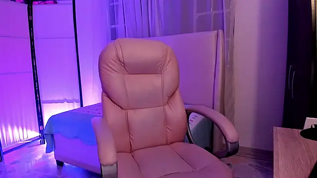 zoerouse_'s cam snapshot