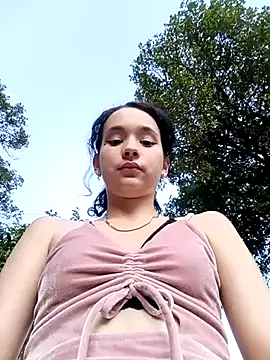 sweet_outdoor_charm's cam snapshot