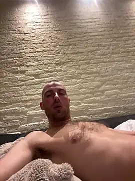 Rotteei1 live sex cam