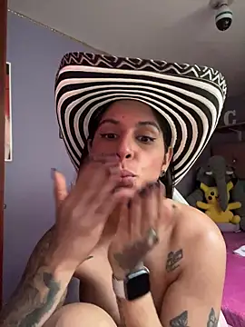 charlotte_stevenss_'s cam snapshot