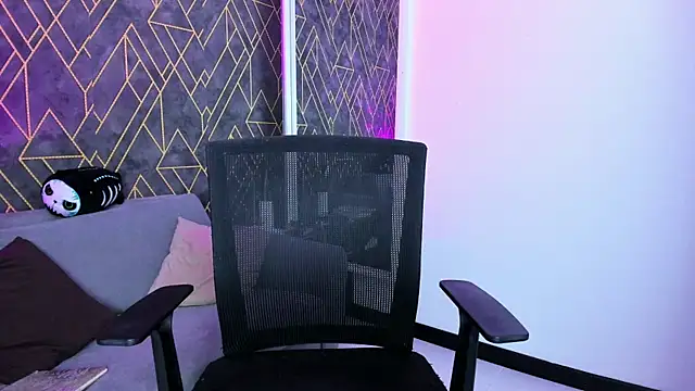 Tahara_Romanov's cam snapshot