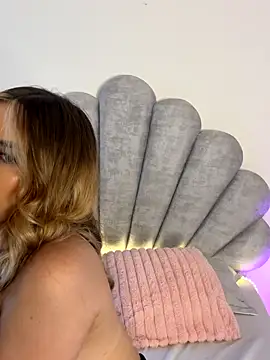 emma-conti2's cam snapshot