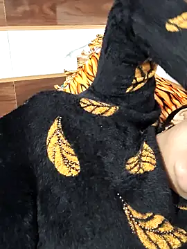 Indian-Nazia's cam snapshot