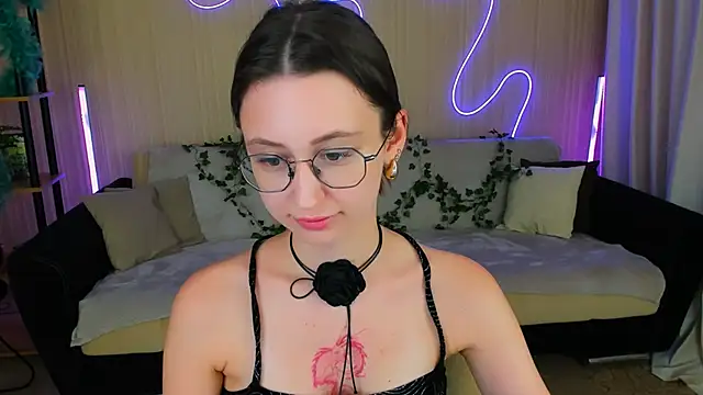 YourLovellyStory's cam snapshot