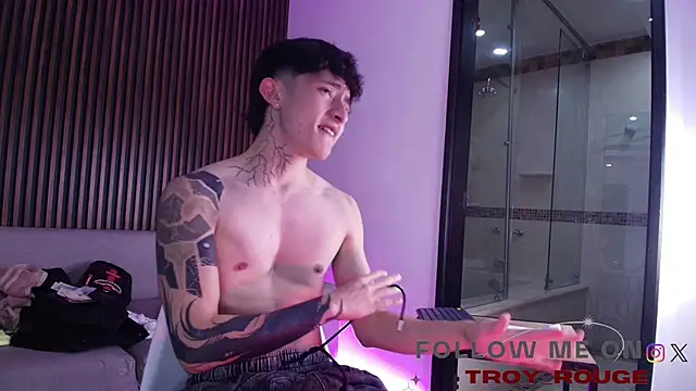 troy_rouge live sex cam