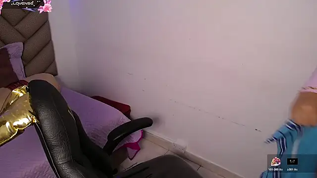 heluejamil's cam snapshot