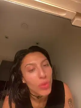 VenusEliteCo's cam snapshot