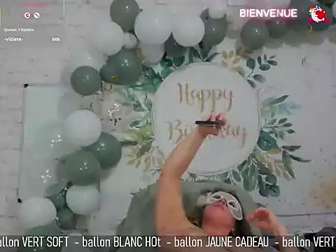 JuliaFrancaise's cam snapshot