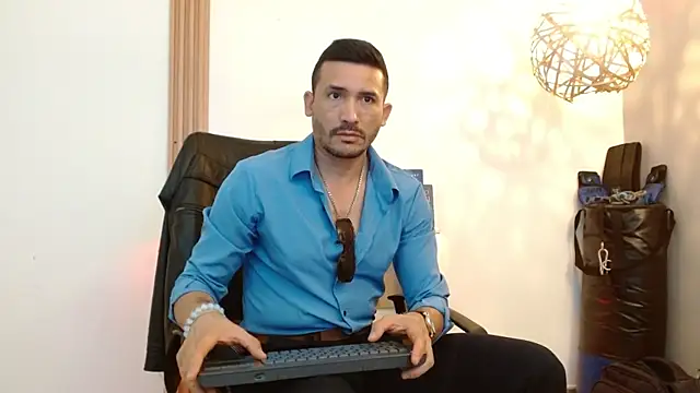 Reiko_85_'s cam snapshot