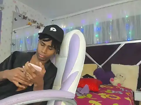 Santy_bigcock_01's cam snapshot