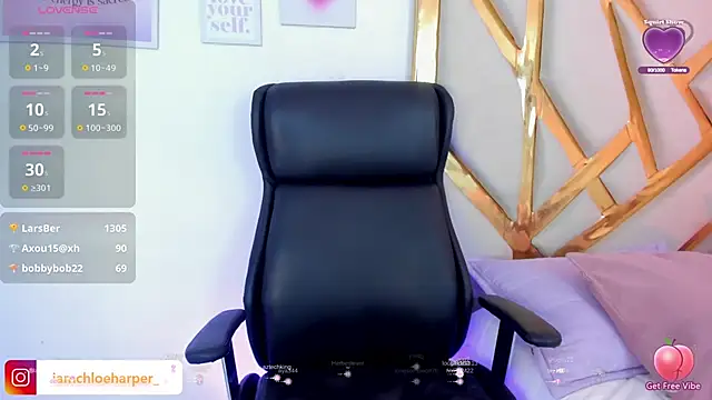 ChloeHarper_'s cam snapshot