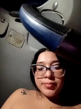 -VICKKY's cam snapshot