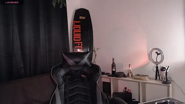 lizzy-c-e-e's cam snapshot