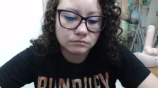 curly_greeneyed's cam snapshot