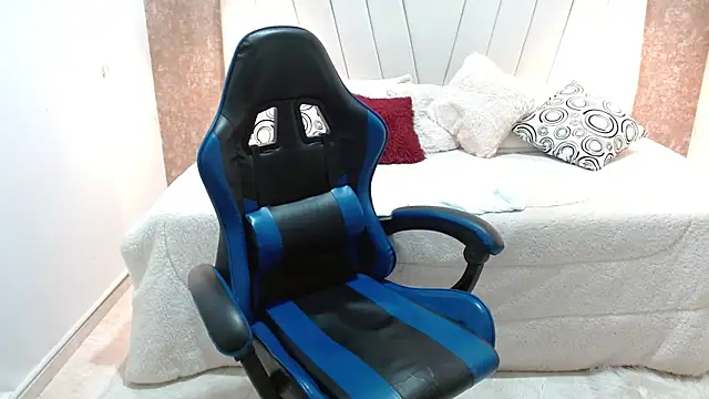 Charlotte_greyx's cam snapshot