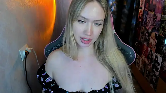 NicoleRiccii's cam snapshot