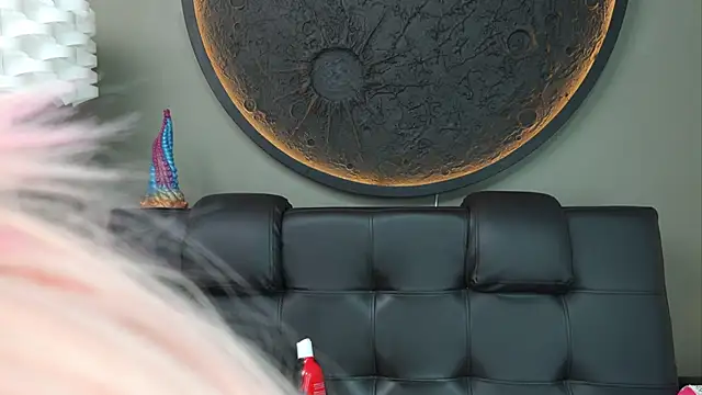 miss_sharlotte18's cam snapshot