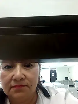 linda_luna29's cam snapshot