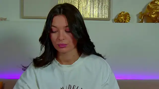 AlexandraBloom's cam snapshot